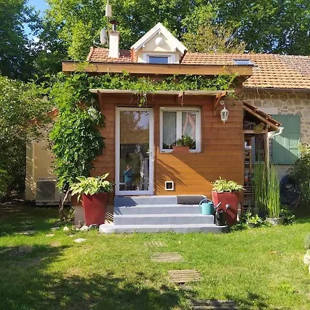 Holiday home Les Lilas La Genevraye
