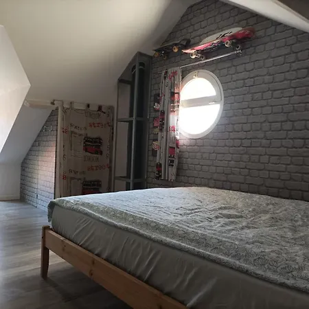 Holiday home Les Lilas La Genevraye